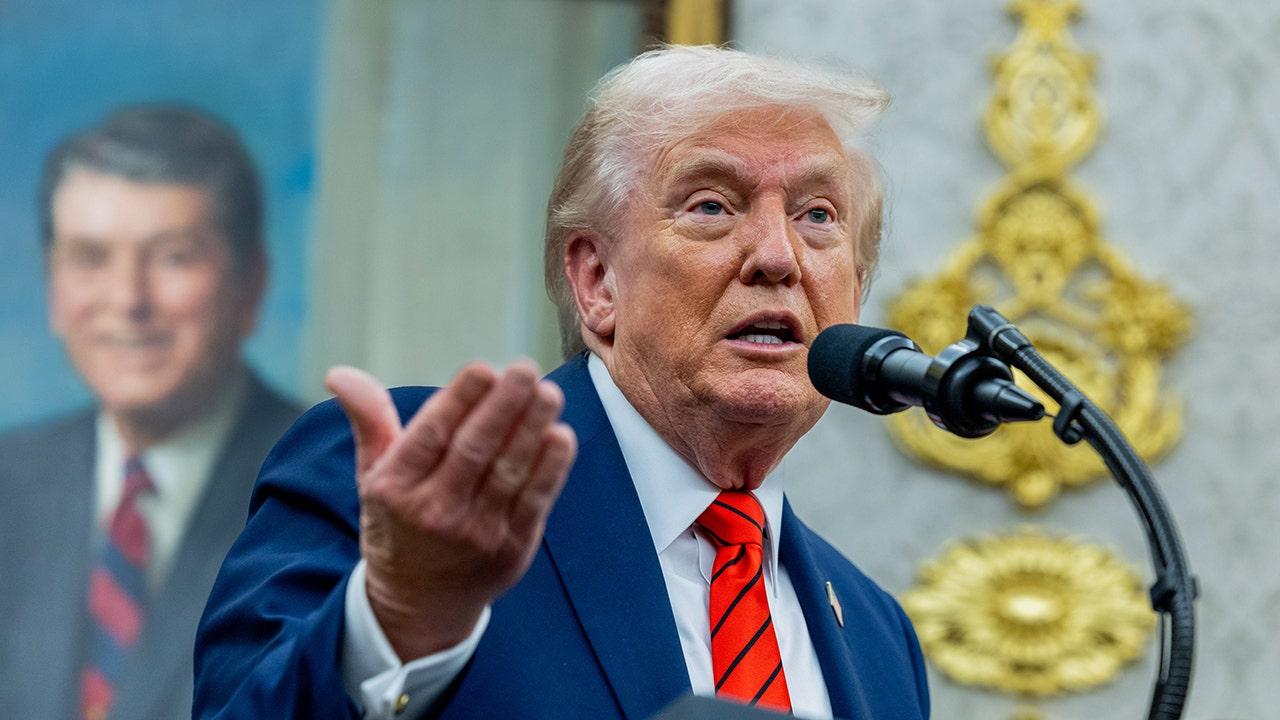 Israel and Hamas Begin Hostage Exchange as Trump Arrives in Egypt for Gaza Peace Summit