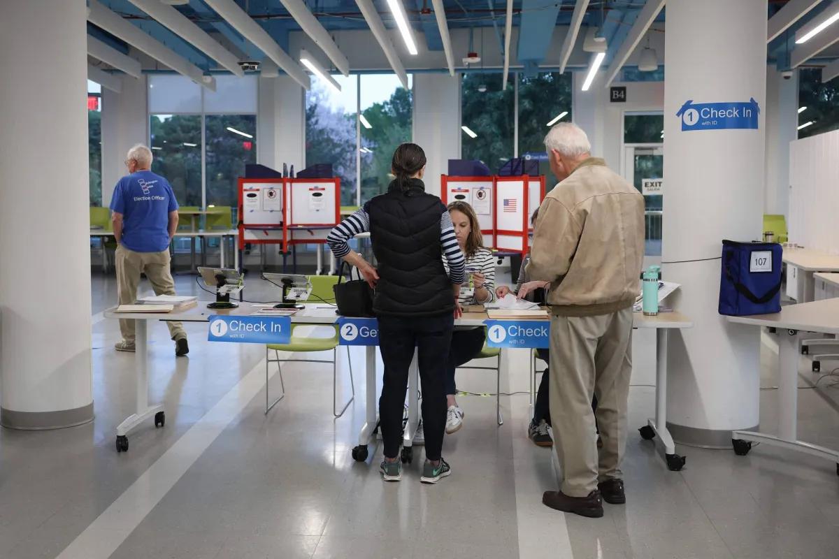 Virginia Voters Approve Mid-Decade Redistricting Plan That Could Boost Democrats’ Four House Seats