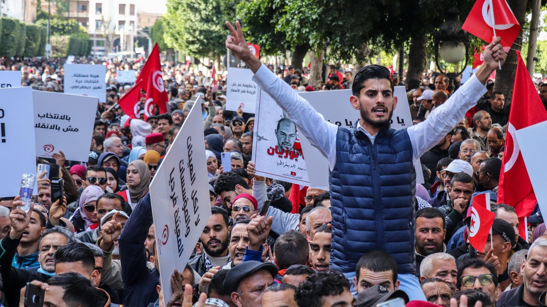 Hundreds Protest in Downtown Tunis as Kais Saied Faces Calls to Step Down