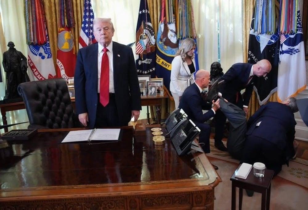 Pharmaceutical Executive Collapses During Trump’s Oval Office Drug Price Announcement