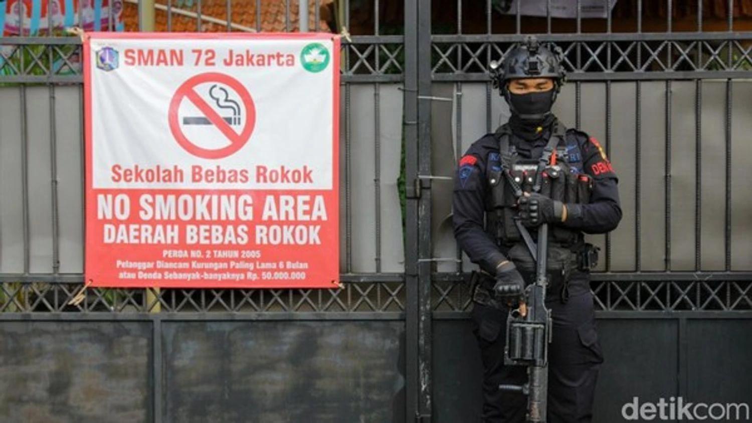 Pakistani President Supports Indonesia’s Crackdown After Mosque Bombing Injures Dozens
