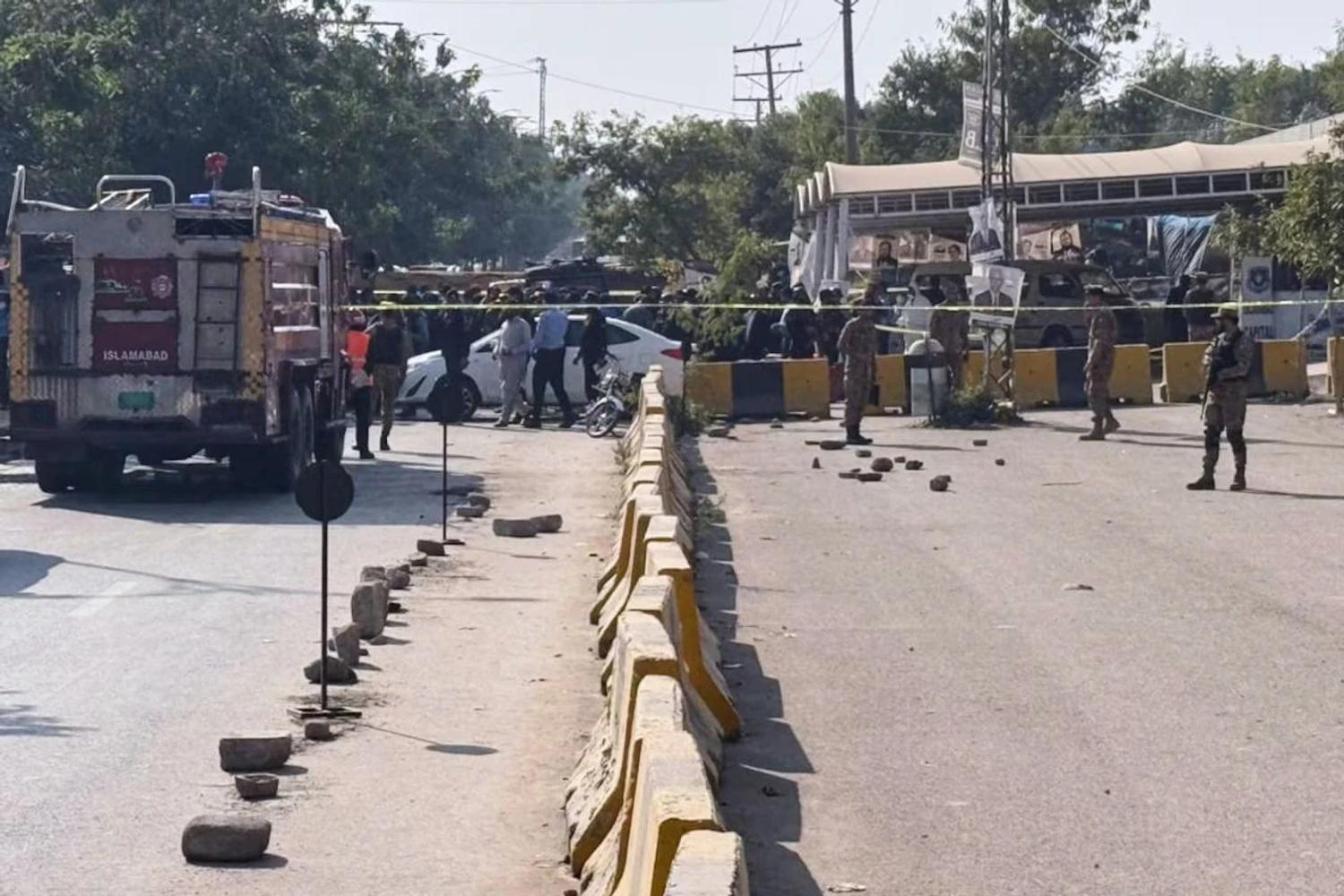 Suicide Bomber Kills 12 Outside Islamabad District and Sessions Court