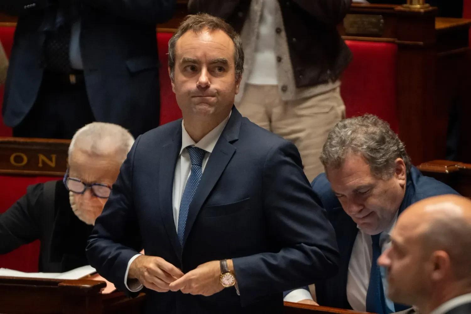 French Parliament Unanimously Passes Emergency Law Extending 2025 Budget to Avert January 1 Budget Paralysis
