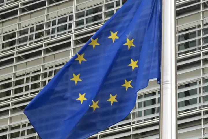 Latvia Blocks EU Bid To Remove Alisher Usmanov And Mikhail Fridman From Sanctions