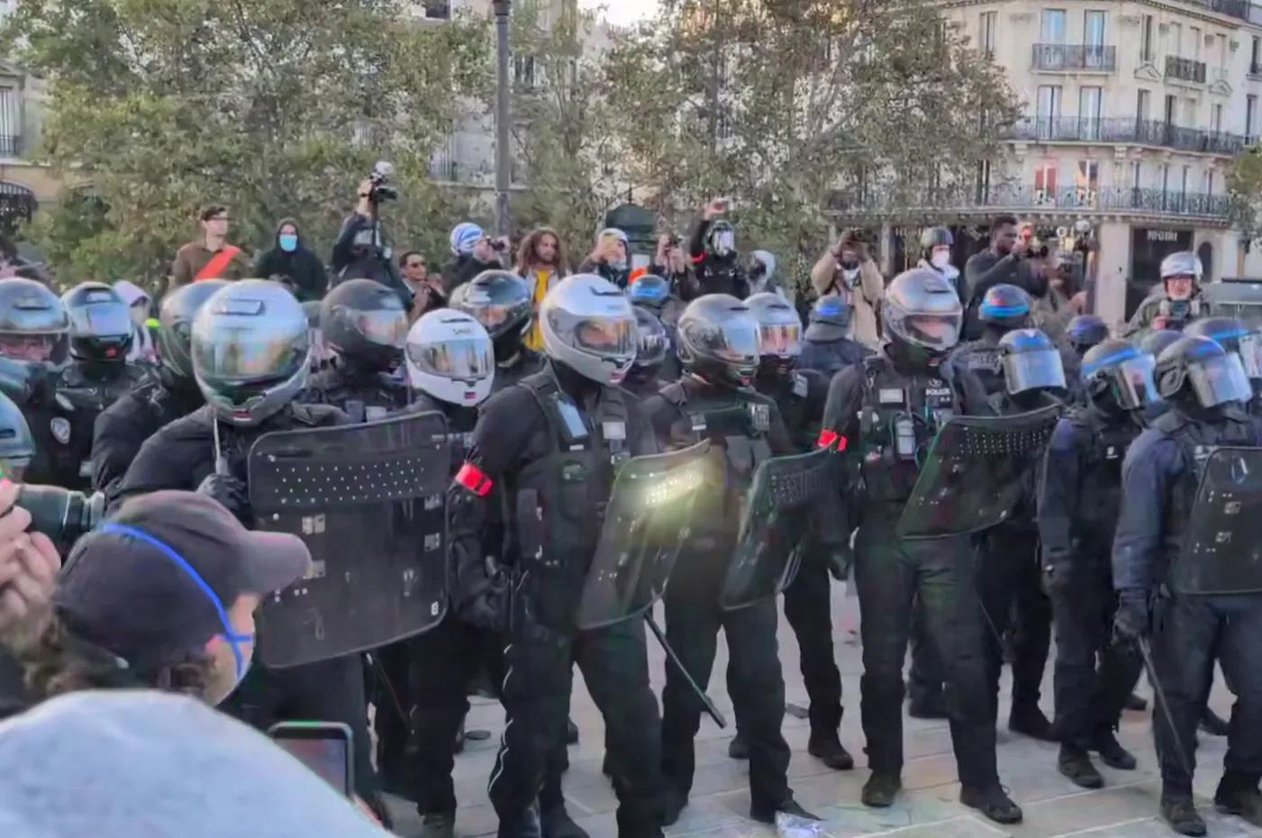 French Authorities Impose Overnight Curfews in Paris and Nice After Police Lose Control