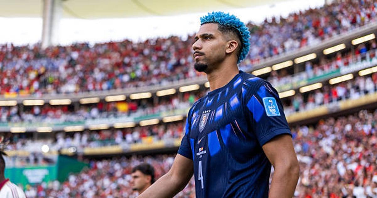 Liverpool Agree Season-Long Loan Deal for Barcelona Defender Ronald Araújo