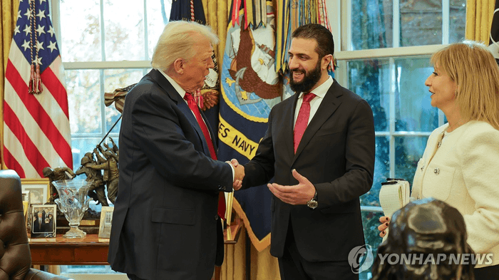 Trump Hosts Al-Qaeda Leader Ahmed al-Sharaa at White House Amid ISIS Assassination Attempts