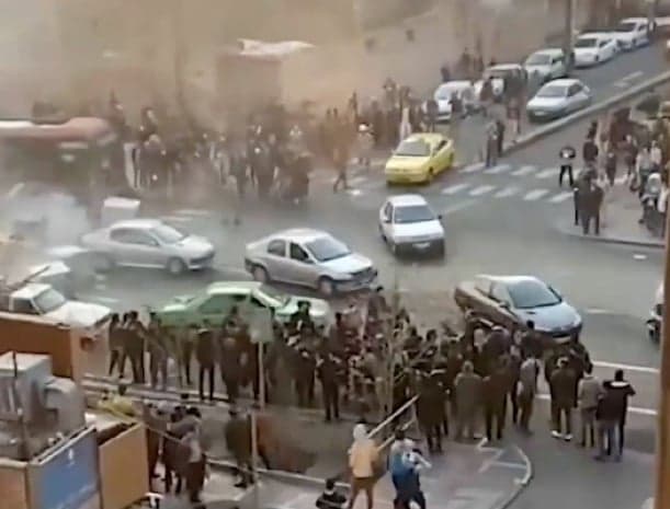Iranian Students Rally Nationwide, Chant "Death to Khamenei" and Defy Regime as Universities Reopen