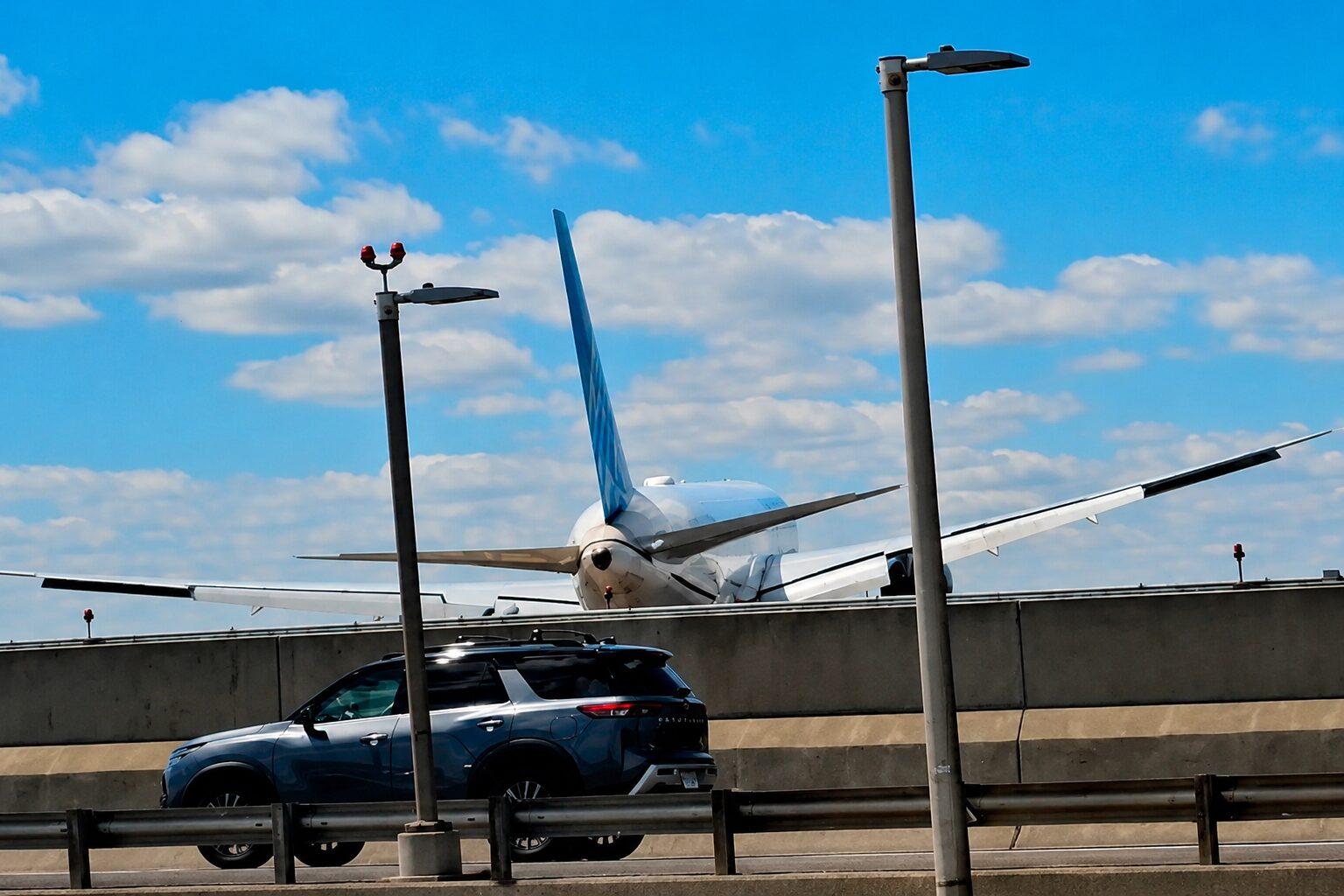 United Flight 169 Copilot Recognized Low Descent Before Newark Light Pole Strike, NTSB Says