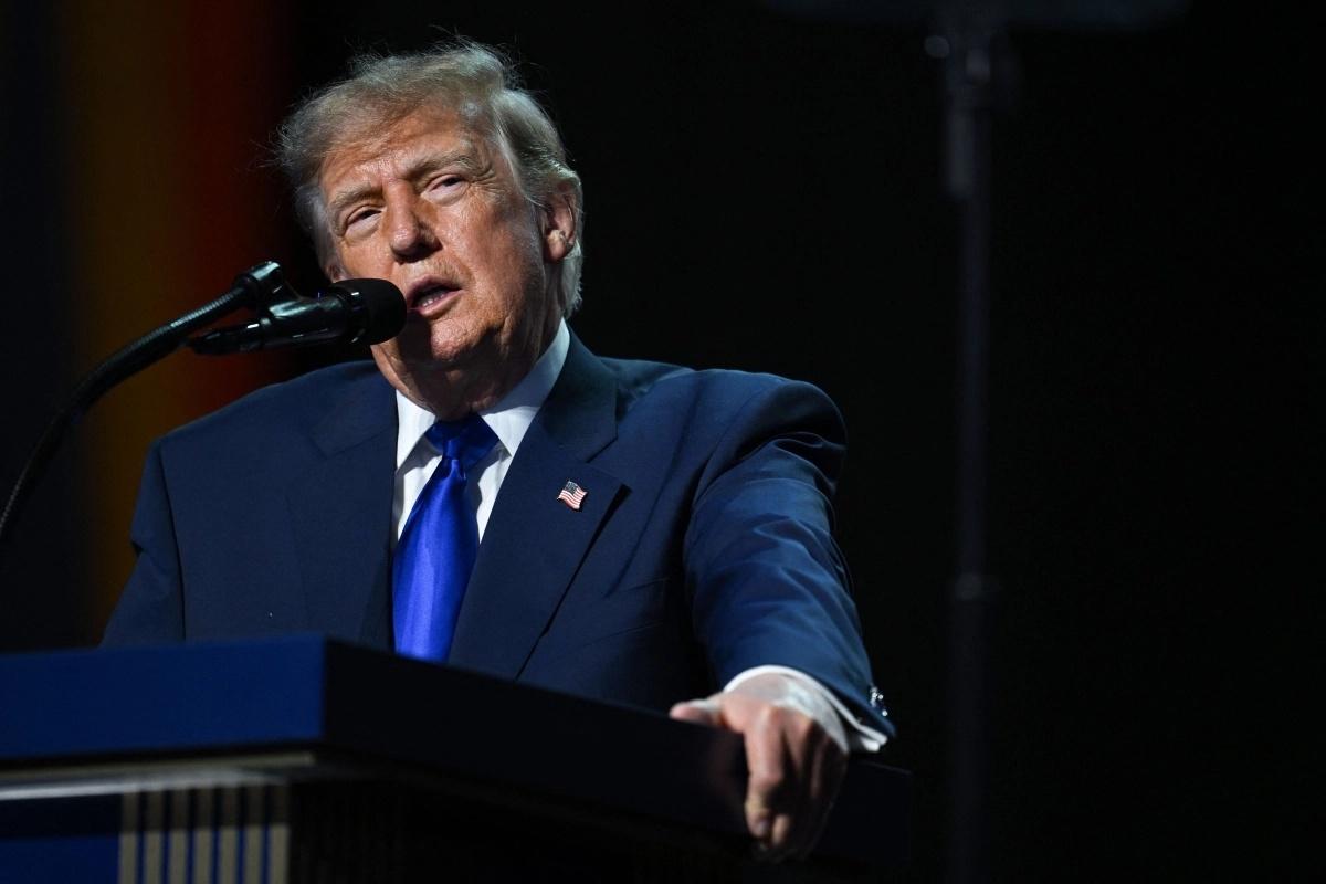 Trump Promises $5,000 Dividend Checks If Republicans Win Both Congress Chambers