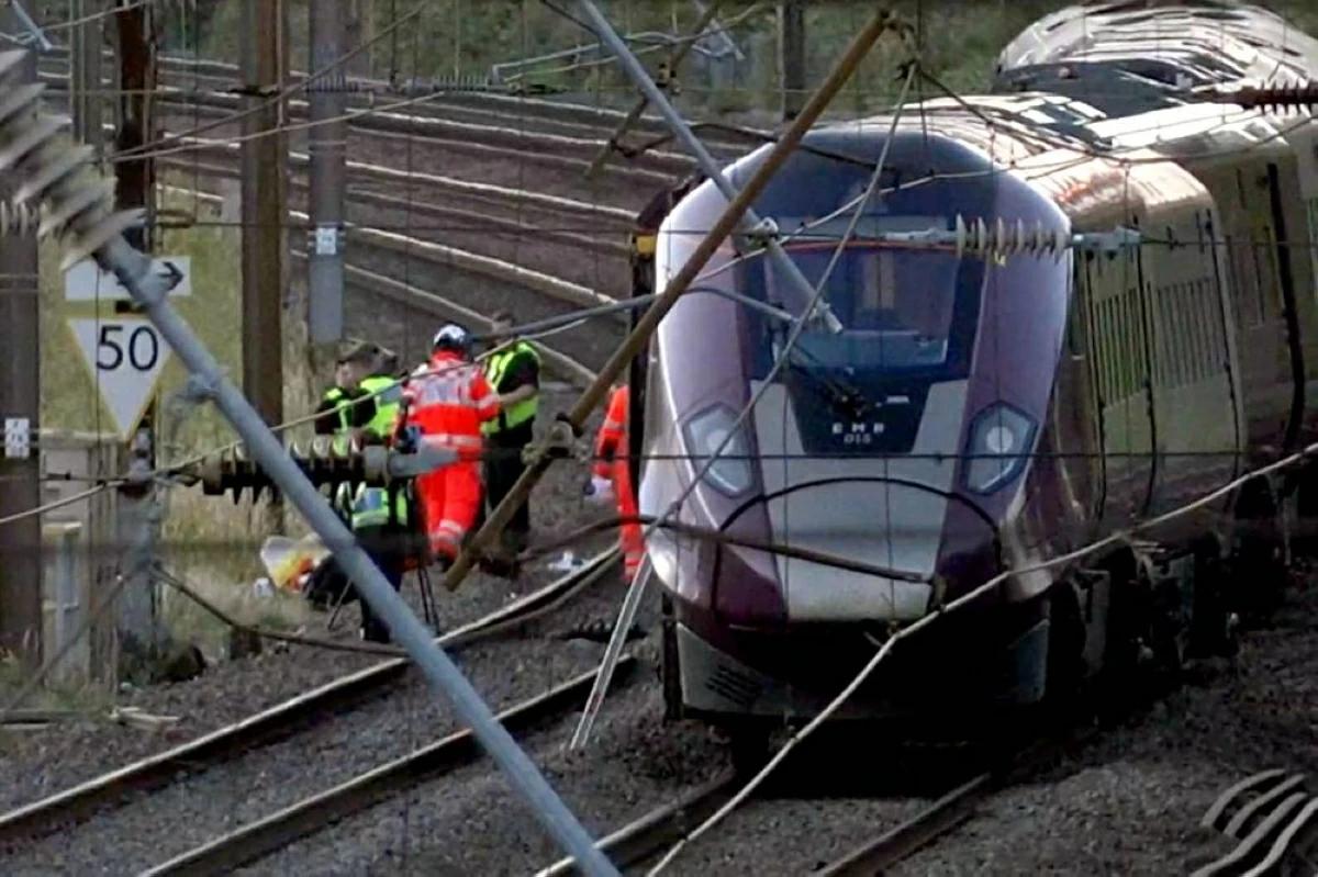 Two East Midlands Railway Trains Collide Near Bedford, Killing One and Injuring Nearly 90