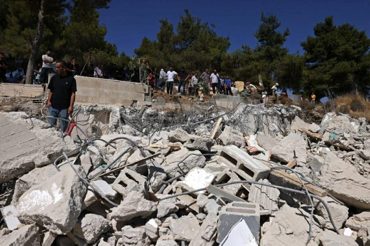 Israeli Strikes Kill 12 in Gaza City, Including Al-Masri Family of Six