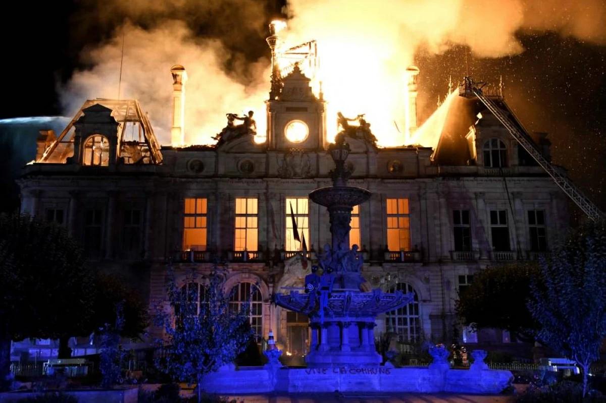 Macron Faces LFI, Bardella, Mélenchon Criticism After Town Hall Blaze, Looting, Arrests