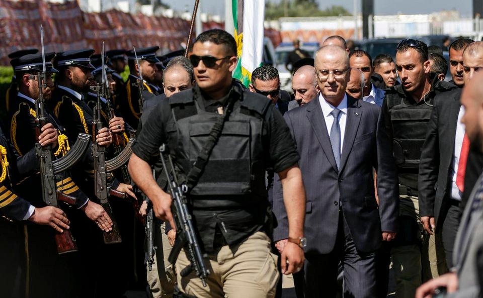 Israeli bomb explodes as Palestinian Prime Minister Rami Hamdallah enters Gaza; bodyguards injured