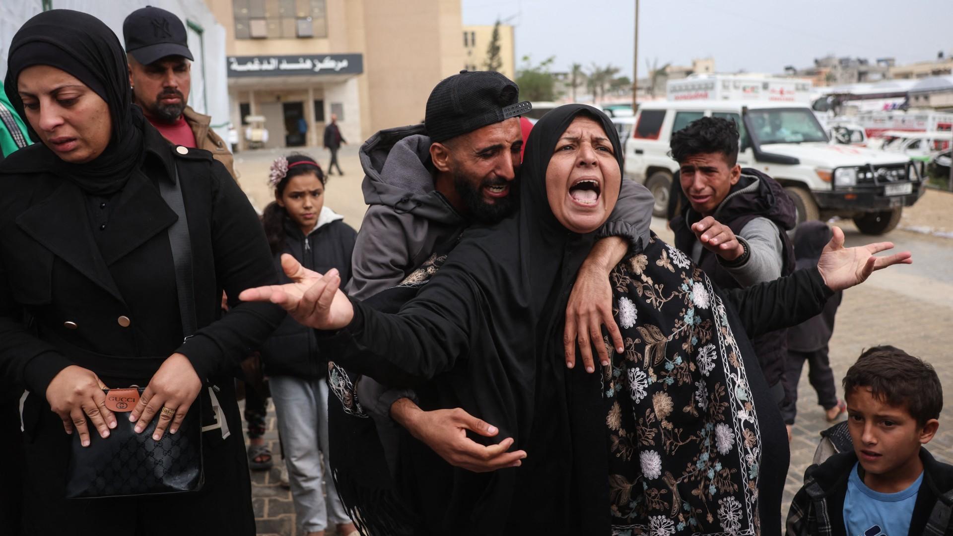 Israeli Strikes Kill Six in Khan Younis as Gaza Toll Crosses 72,000