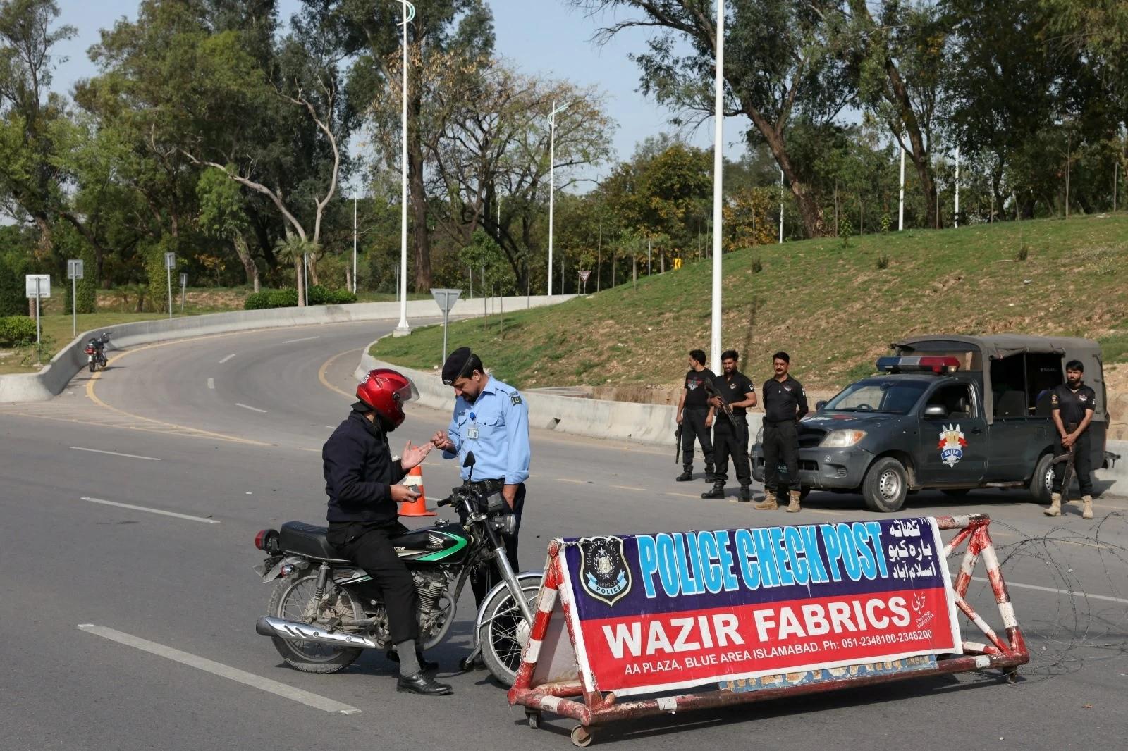 Iran Rejects U.S. Peace Talks in Pakistan, Citing Naval Blockade and Hormuz Closure