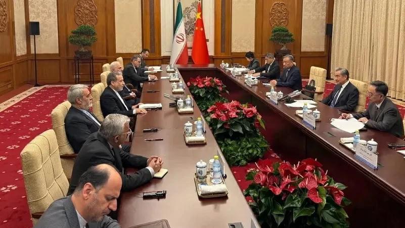 Iran Reviews U.S. Peace Proposal Via Pakistan as Israel Bombs Beirut