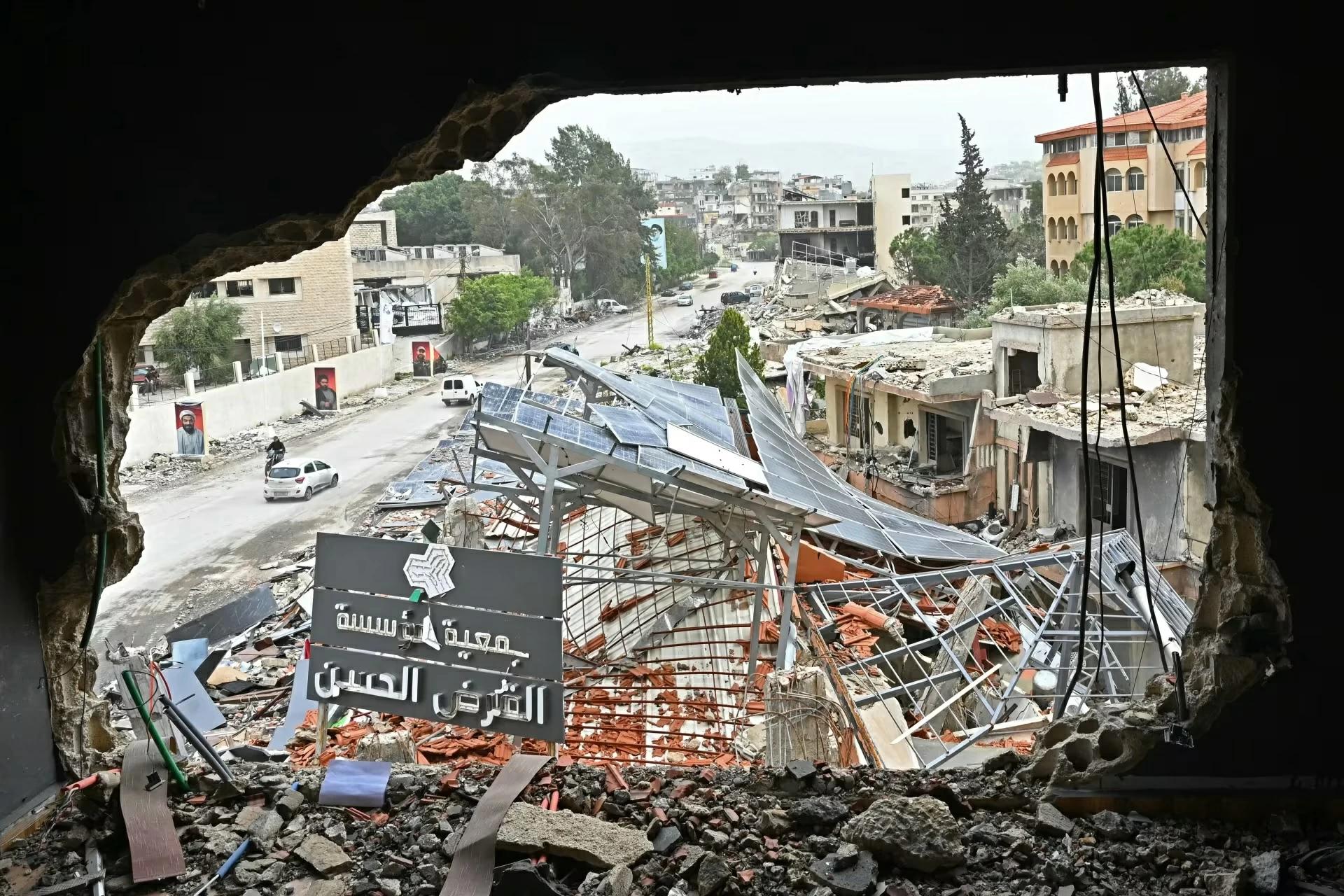 Israeli Army Orders Tyre Evacuation Ahead of Airstrikes on Nabatieh, Targeting Hezbollah