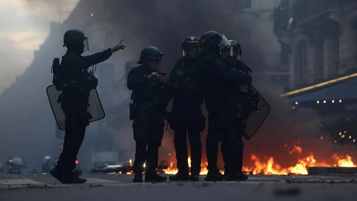 France Imposes Curfews After Riots, Arrests 2,400, Injures Nearly 1,000 Police