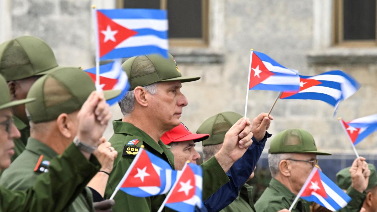 Trump Threatens Cuba Over Venezuela Oil Cut as Cuba Tightens Ties With Russia and China