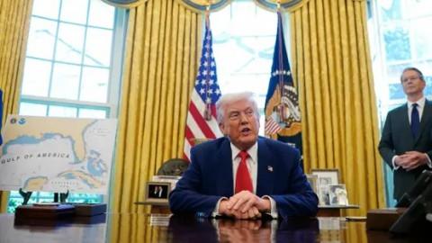 Donald Trump Threatens to Bomb Oman Over Strait of Hormuz Negotiations With Iran