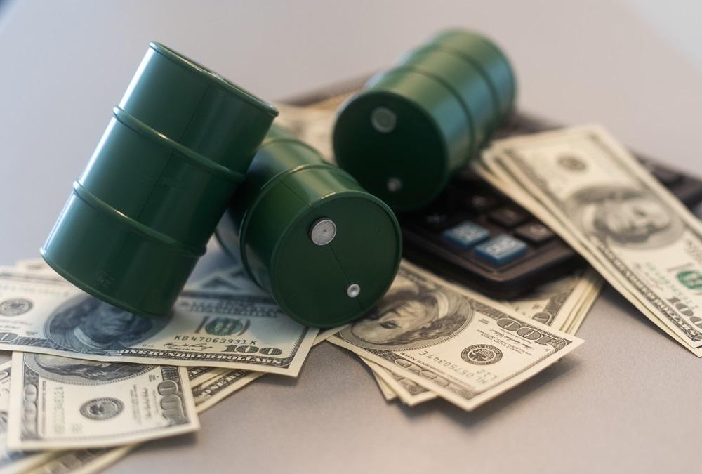 Trump Says He Faces No Pressure as U.S. Seizes Iranian Vessel Near Strait of Hormuz