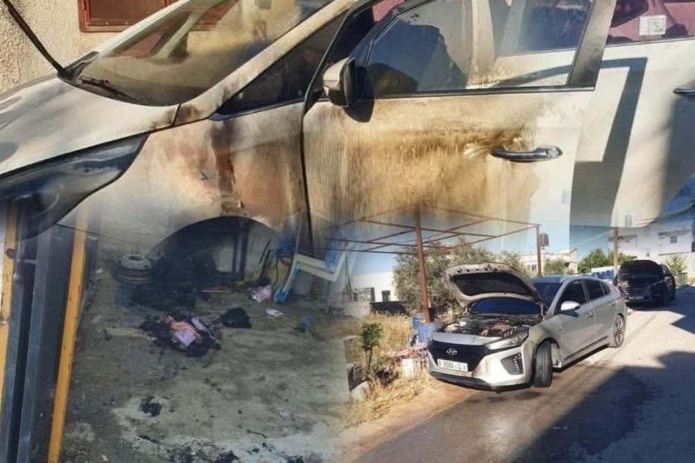Israeli Settlers Burn Restaurant Near Al-Zaytouna University After Stealing Money in West Bank