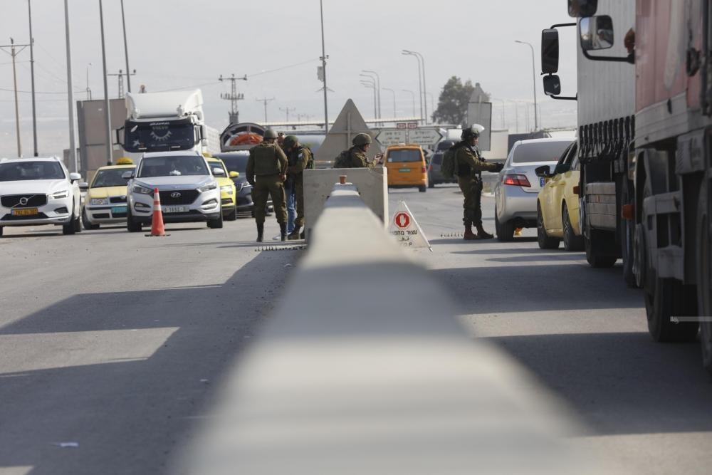 Israel closes Al-Ram entrances, raids homes, and arrests Rami Al-Fakhoury and Jaber Abu Sbeih