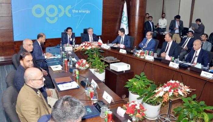 Pakistan, France Sign Deal to Explore Mining Investments in Chaghi's Copper, Gold and Rare Earth Reserves