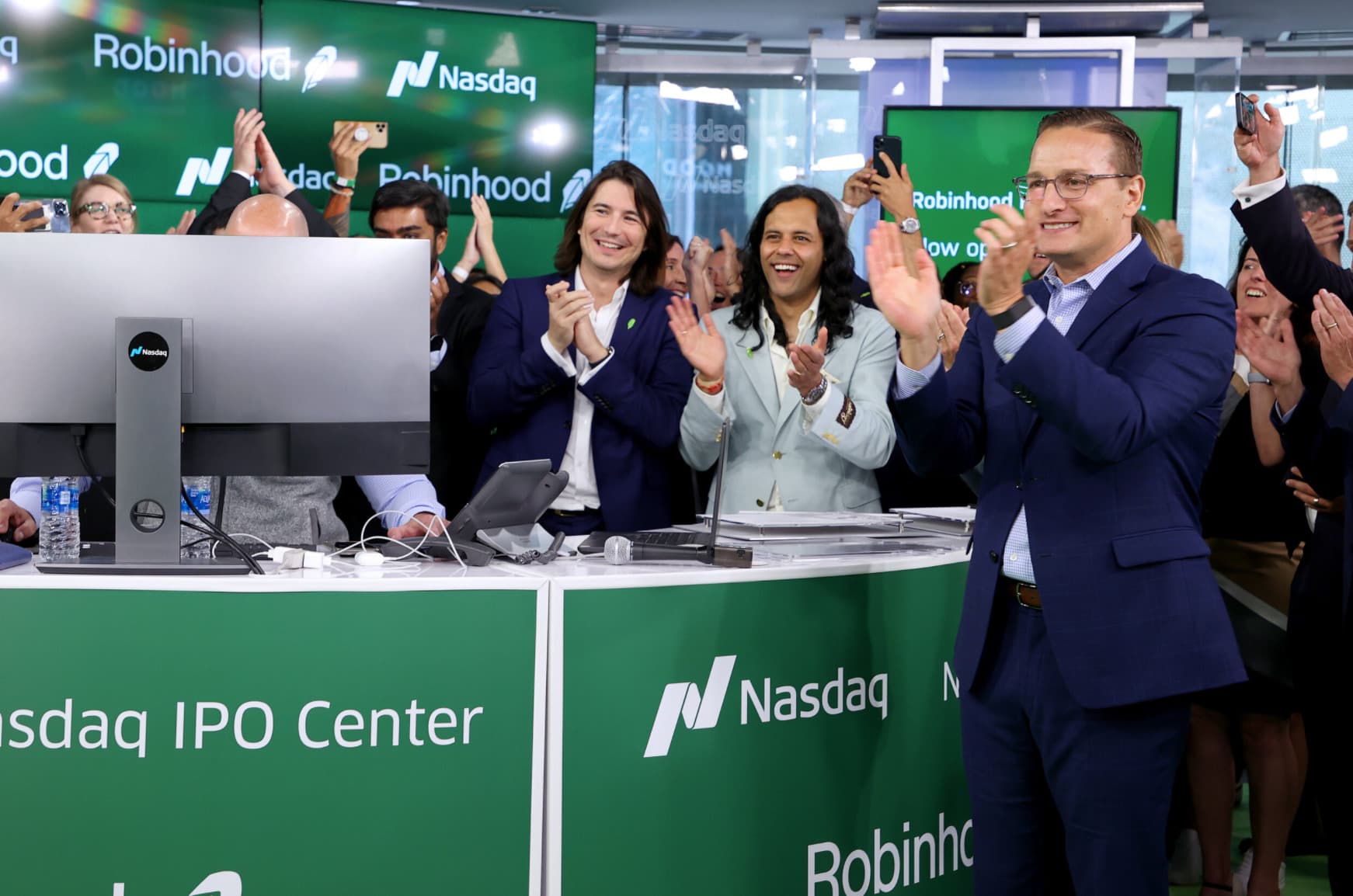 Robinhood Ventures Fund I Buys Stakes in Stripe and ElevenLabs