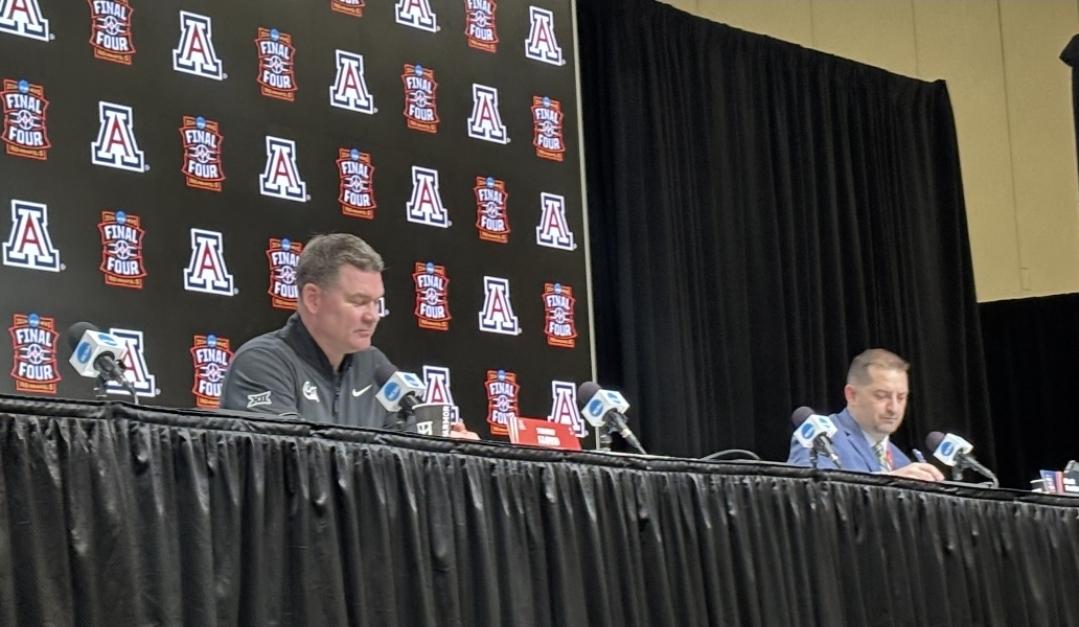 Tommy Lloyd Repeats Focus on Arizona amid UNC Coaching Rumors