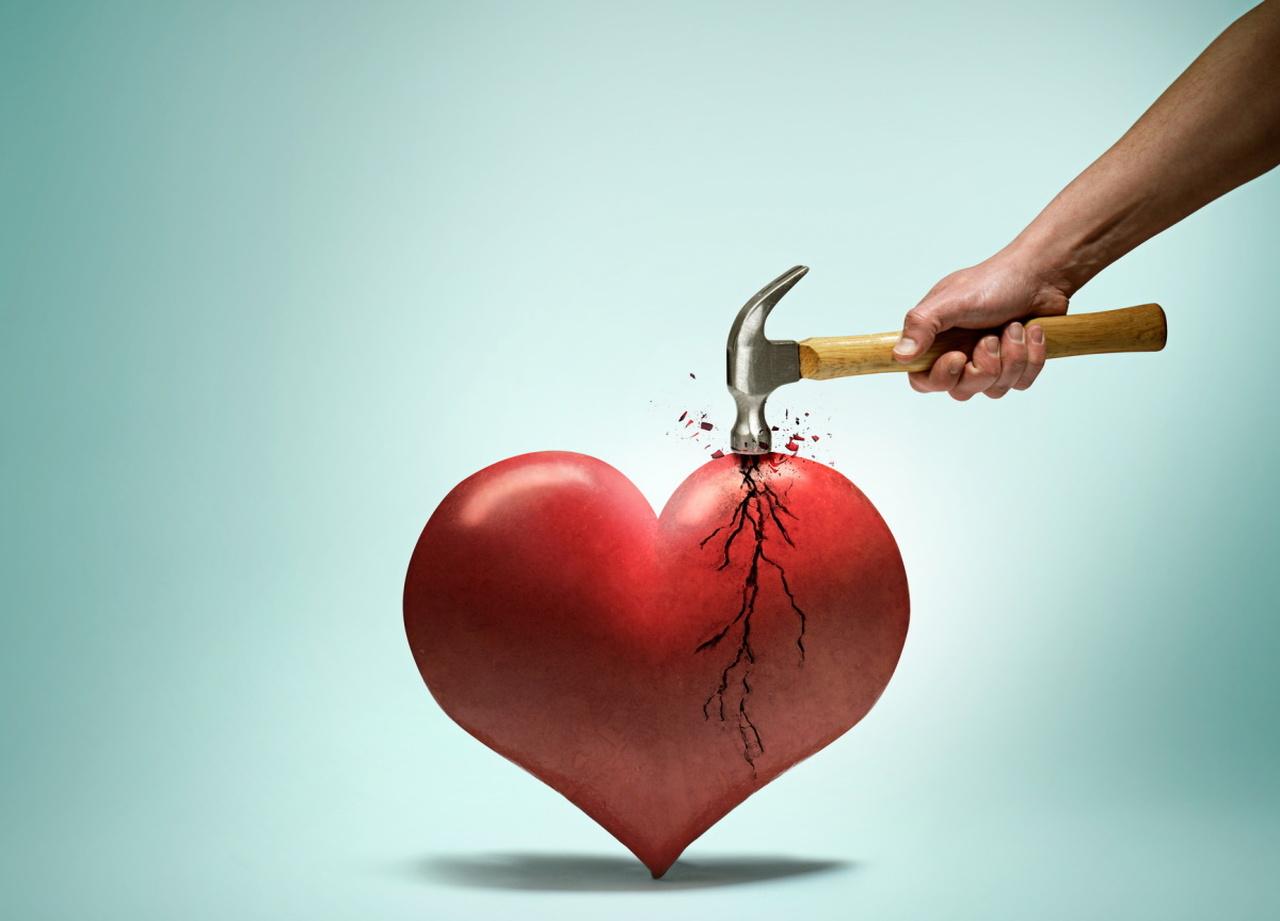 Romance Scammers on Hinge Push Victims to Invest in Bitcoins, FTC Says