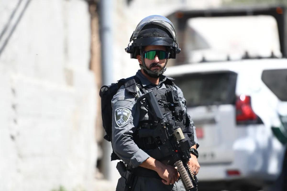 Israeli Forces Seize Two Silwan Apartments, Displacing Palestinian Family
