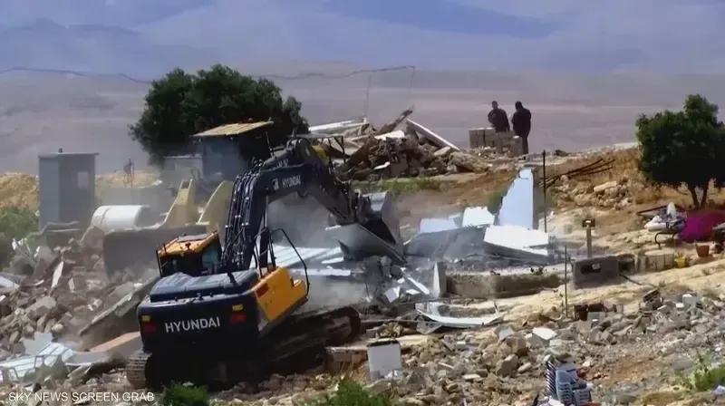 Israeli Settlers Intensified Attacks On Khirbet Yarza Shepherds, Forcing Families To Flee West Bank