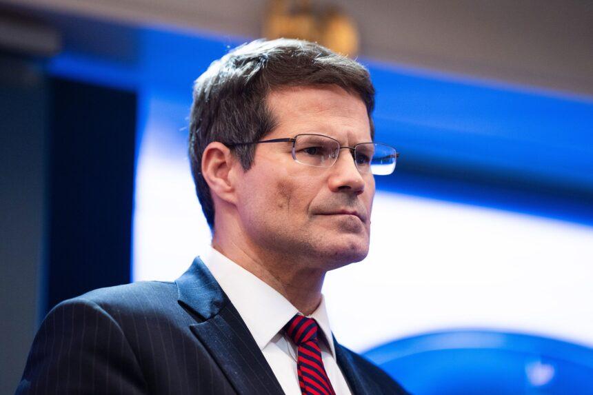 Supreme Court Favors Upholding Birthright Citizenship Over Trump's Challenge