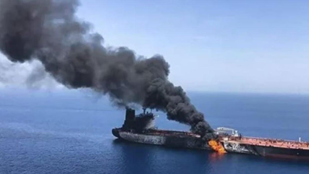 Vessel Struck by Unknown Projectile in Strait of Hormuz, UKMTO Says