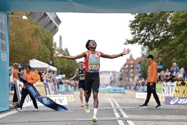 Dawit Seare Overtakes Jakob Ingebrigtsen to Win Men’s 5km in Copenhagen