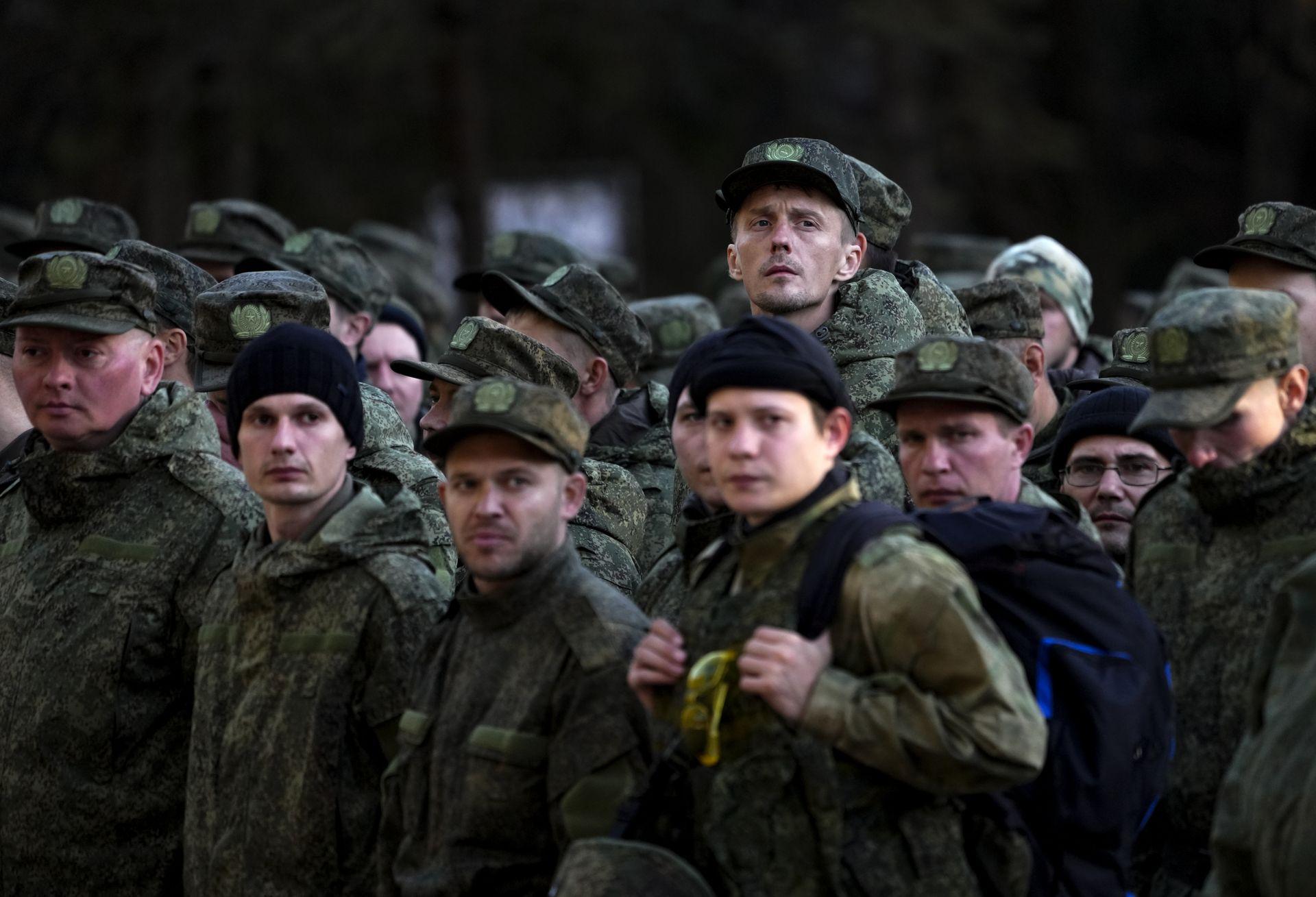 Zelensky Says Putin Plans To Draft 300,000 Troops After September Elections