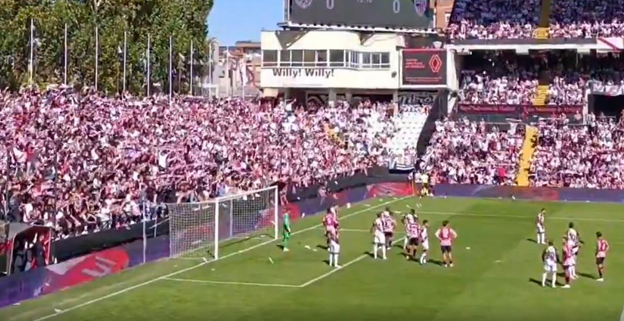Rayo Vallecano Fans Throw Paper Planes, Force Raul Martin Presa Protest Suspension vs Athletic Club