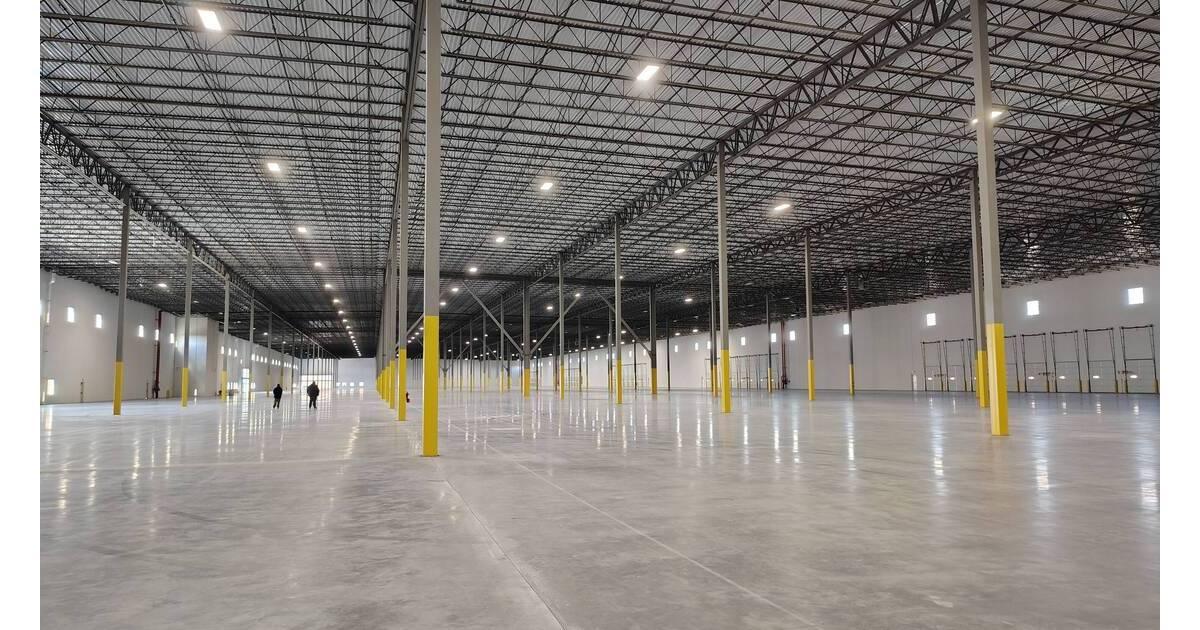 ICE Used Roxbury, New Jersey Warehouse To Process 14 Detainees Despite Court Order