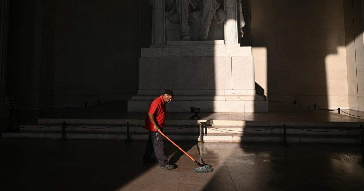 Trump and Congress Prolong Government Shutdown, Threaten Thousands of Federal Workers with Firing
