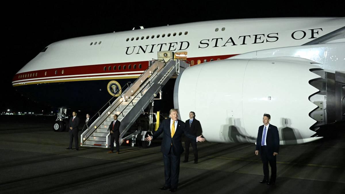 Donald Trump Secretly Switched Planes in Turkey Using Catering Truck Amid Iranian Assassination Threat