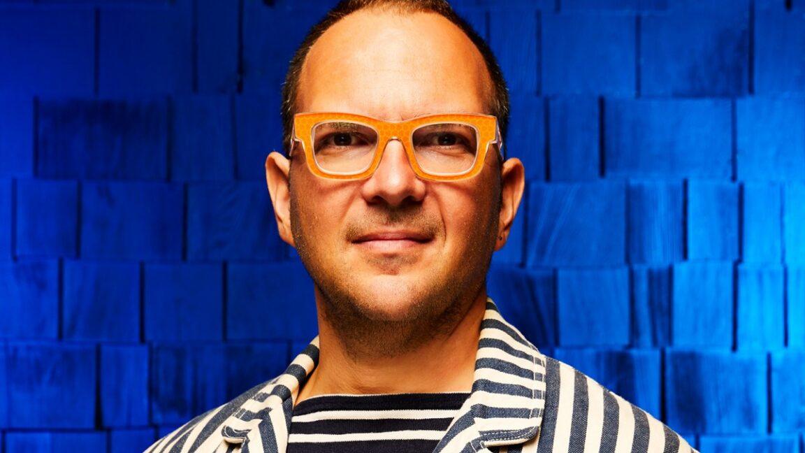 Cory Doctorow Says AI Bubble Pushes Humans Into Reverse Centaur Role