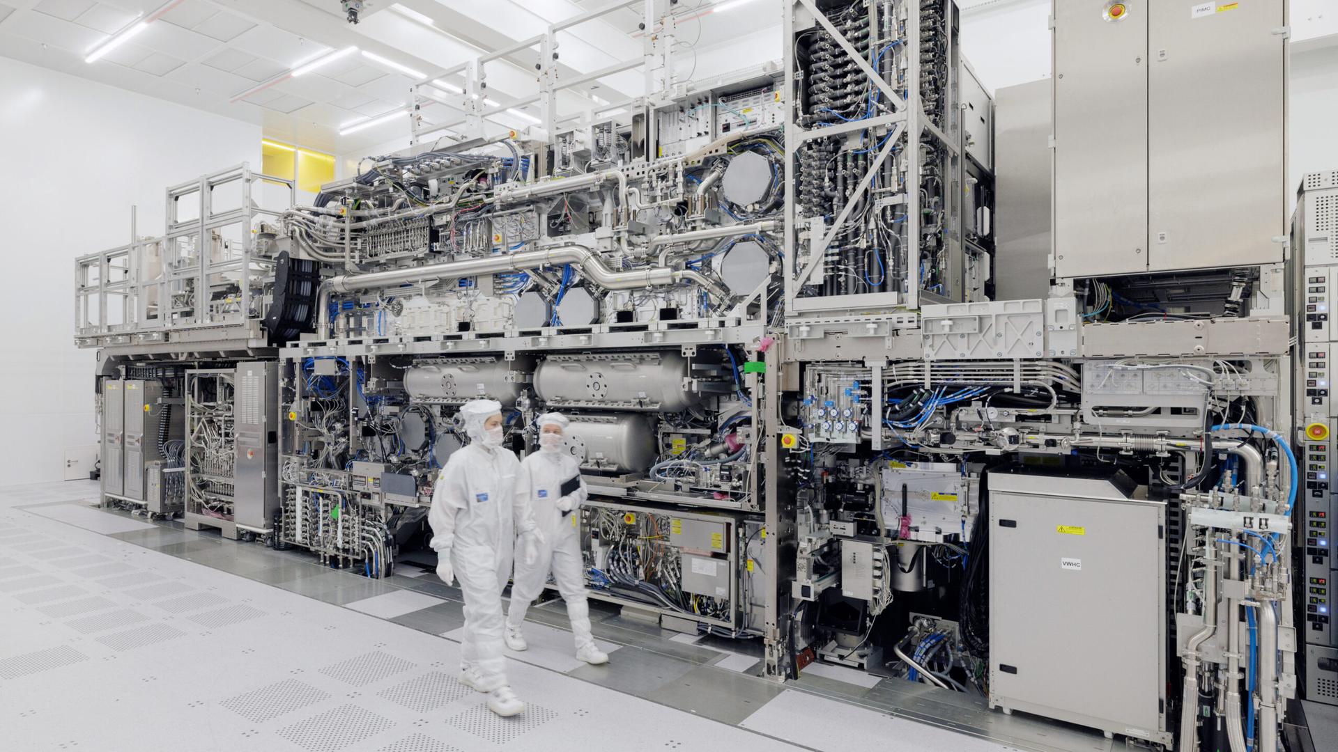 TSMC and Samsung Commit to ASML High-NA EUV Machines for AI Chip Production
