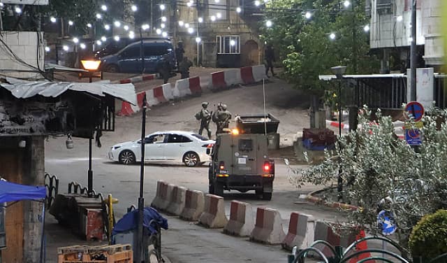 Israel Raids Balata Refugee Camp in Occupied West Bank, Arrests Palestinians