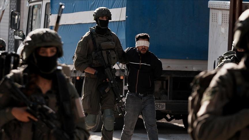 Israeli Forces Arrest 30 Palestinians in West Bank Raids Amid Gaza War