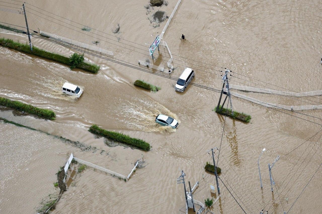 Record Rainfall Kills Eight in Japan’s Chiba, Strands Thousands at Narita Airport