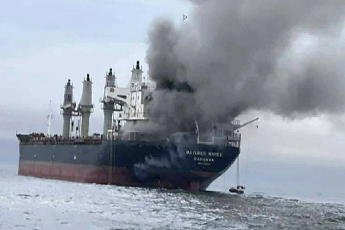 Trump demands allies deploy warships to keep Strait of Hormuz open as Iran threatens closure.