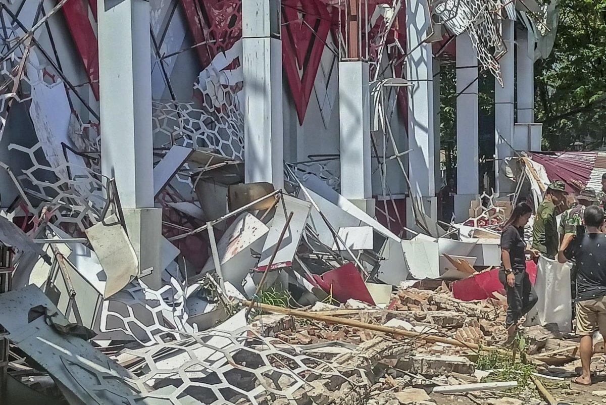 7.4-Magnitude Earthquake Strikes Near Ternate, Indonesia, Killing One