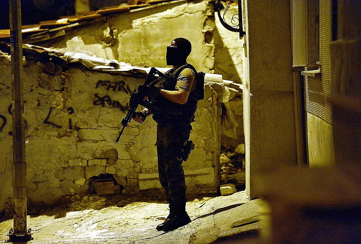 TikTok, the recruitment ground for the new Turkish mafia: 'It's very easy to fall for it. I'm trying to keep my son away from this'